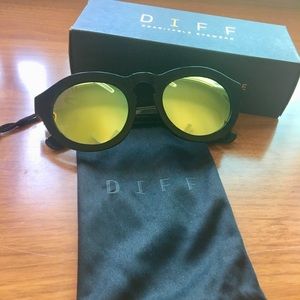Diff Eyewear Dime Black/Gold Sunglasses